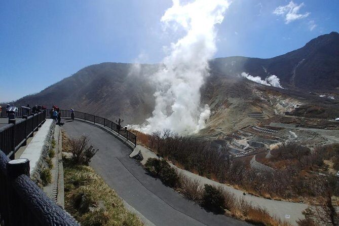 Hakone, majestic moment waiting! - Lake Ashinoko Cruise: A Calm Reset After the Volcano