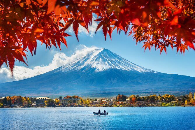 Hakone Private One Day Tour From Tokyo: Mt Fuji, Lake Ashi, Hakone National Park - Hakone Shrine and Lake Ashi cruise: the classic postcard, with context