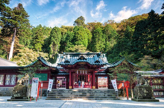 Hakone Private One Day Tour From Tokyo: Mt Fuji, Lake Ashi, Hakone National Park - Hakone Gōra Park: botanical garden calm and a tea-house pause