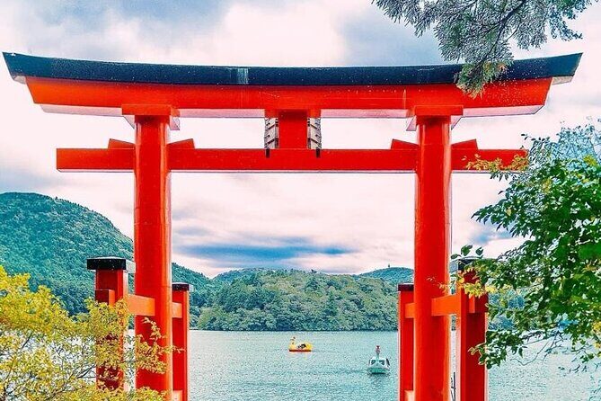 Mt. Fuji & Hakone Cherry Blossom private One Day Tour - Oshino Hakkai ponds: short visit, strong impact