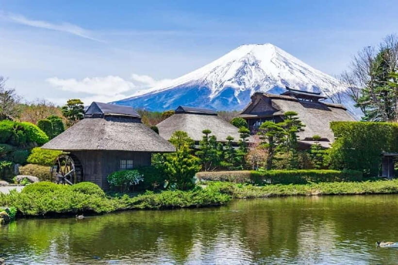 Mt.Fuji Hakone Day Tour With Lake Ashi Cruise, FREE Ropeway - Lunch stop: plan for extra yen or bring simple snacks