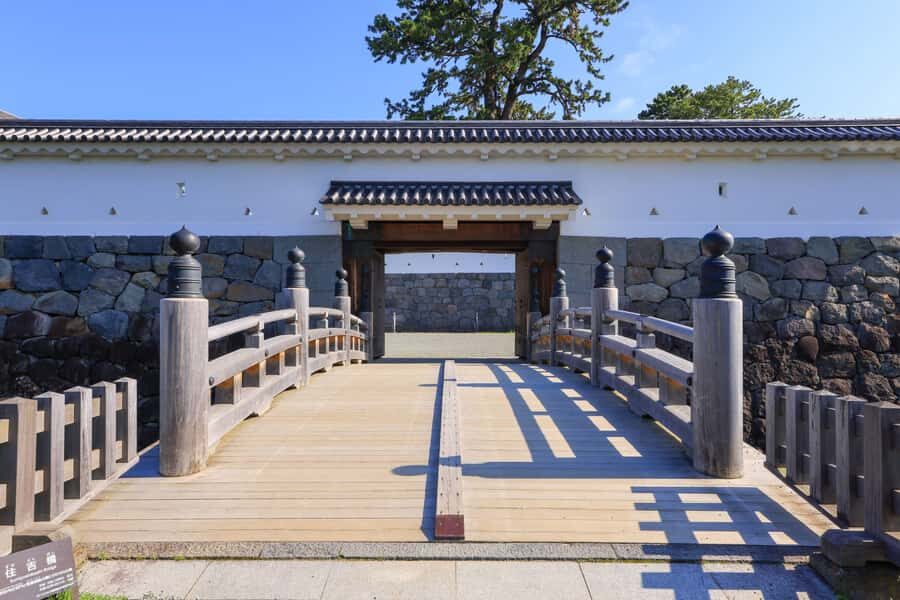 Odawara: Guided Ninja & Samurai Tour of Odawara Castle - Tokiwa Kimon Samurai Center: a quick guided stop that keeps momentum