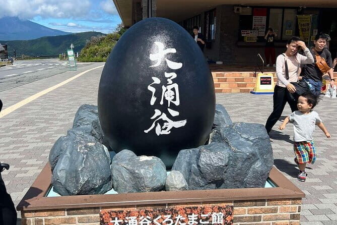 Private tour - Scenic Fuji Escape: Hakone, Peace Park & More - Stop 1: Hakone-machi—Torii Views, Ropeway Time, and Owakudani