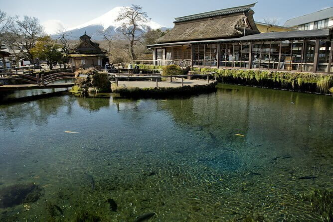 Private Tour to Mount Fuji & Hakone with Gotemba Outlets English - Lake Kawaguchiko for Fuji views: your lunch-and-photos window