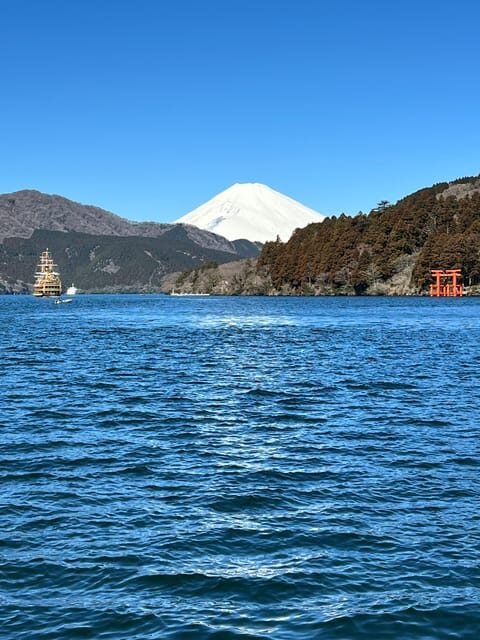 Tokyo: Mount Fuji and Hakone private sightseeing tour - Kitaguchi-hongu Fuji Sengen Shrine: the calm counterweight