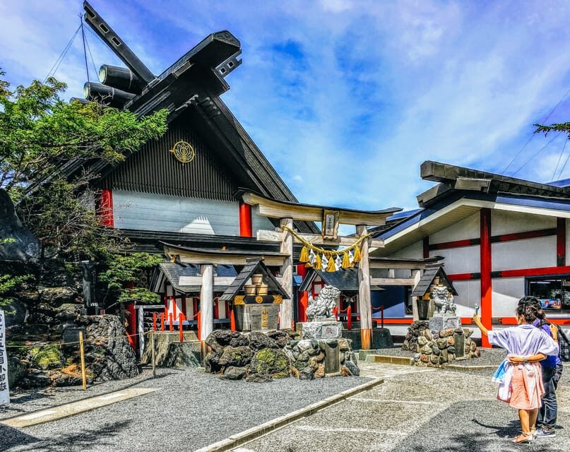 Tokyo Mt Fuji 5th St & Hakone Cruise Bus Tour w/Bullet Train - Lake Ashi Cruise: A Scenic Boat on the Water