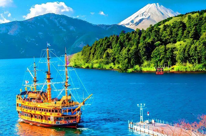 Tokyo: Mt. Fuji Cruise & Hakone Ropeway Day Trip by Bus - Owakudani Volcanic Valley: Steam, Smell, and a Very Real Earth Moment