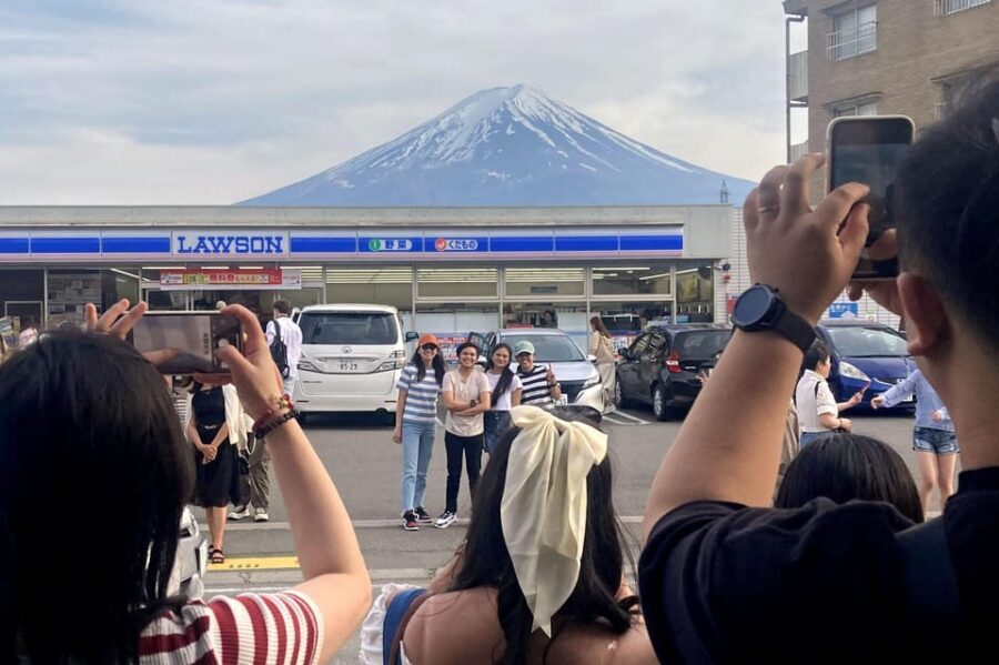 Tokyo: Mt. Fuji & Hakone Private Custom Tour English Driver - Hakone ropeway, steam vents, and the volcanic scenery switch