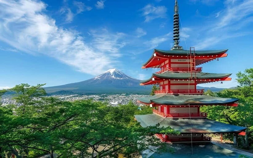 Tokyo: Mt. Fuji & Hakone Private Custom Tour English Driver - Oshino Hakkai: clear-water ponds and an easy place to stretch your legs