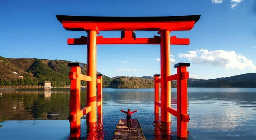 Tokyo: Mt. Fuji Tour, Hakone Ropeway, Owakudani, Lake Ashi - From Tokyo to Heiwa no Torii: the first big photo moment