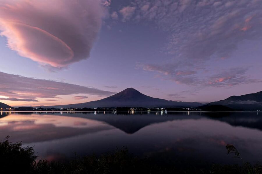 Tokyo: Private Day Trip to Mount Fuji and Hakone - Pickup timing and the first photo stops near Chureito