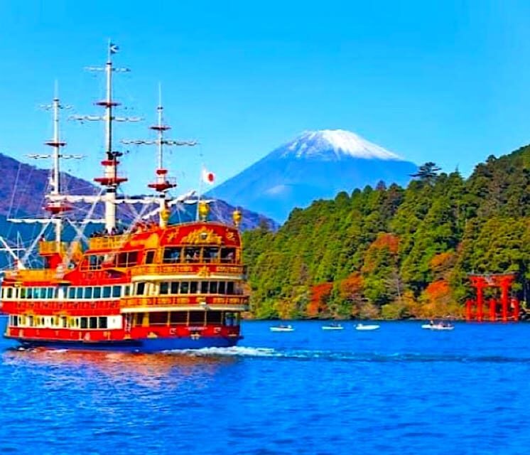 Tokyo: Private Mount Fuji and Hakone Day Trip with Guide - Oshino Hakkai: Where the Water Stories Feel Real